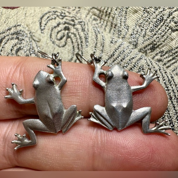 Set of 3, From PEI Pewter frog earrings, pendant and italian 925, 18” chain. - Picture 3 of 10